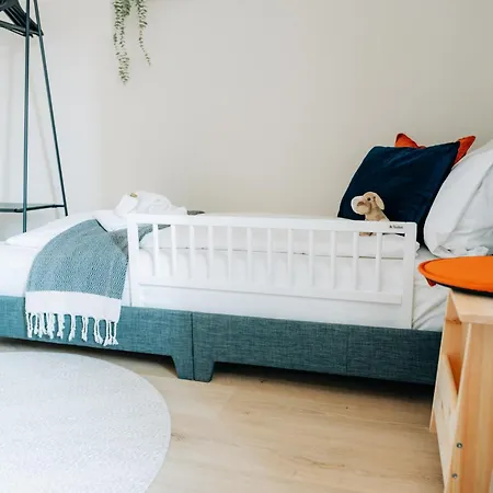 Grand Host 2 -130 Sqm Free Parking & Near Congress Centre *