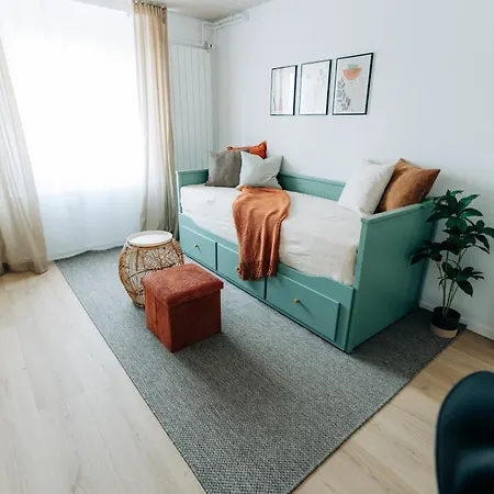 Grand Host 2 -130 Sqm Free Parking & Near Congress Centre Apartmán *