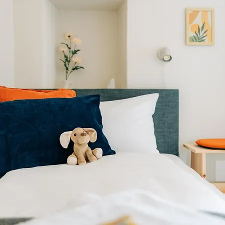 Grand Host 2 -130 Sqm Free Parking & Near Congress Centre *